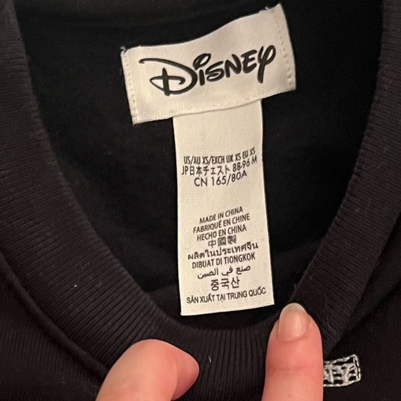 Disney sweater - Picture 2 of 4